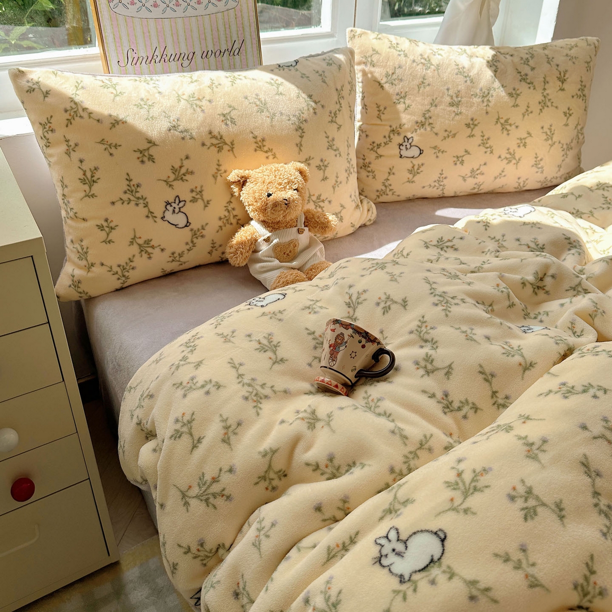 91家纺网 家纺一手货源 找家纺 优选良品 2025新款小清新加厚高克重牛奶绒四件套直播热款电商热款可爱小兔