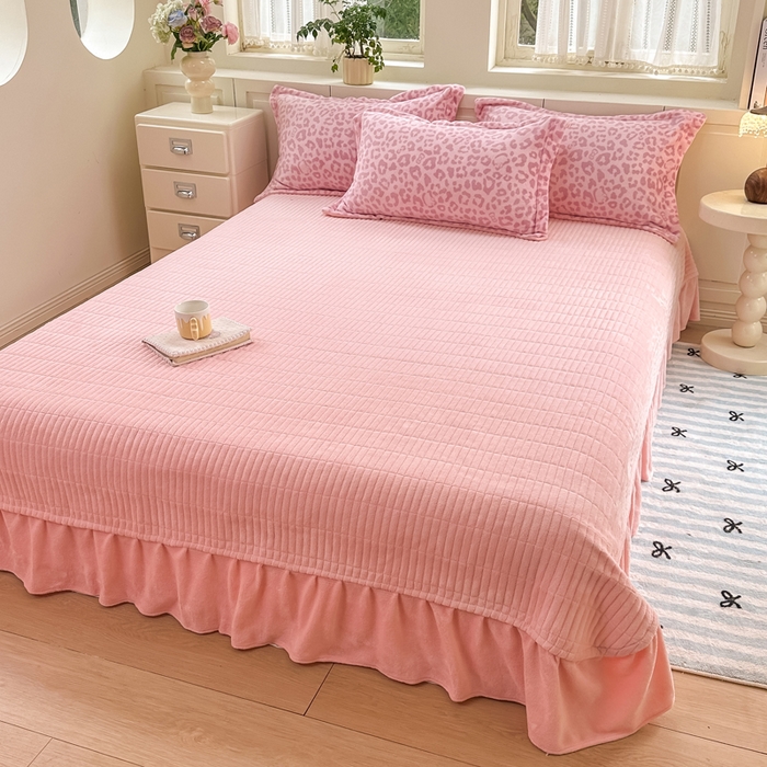 91家纺网 家纺一手货源 找家纺 欧尚 2025新款高克重牛奶绒加厚保暖印花床盖四件套 粉豹纹