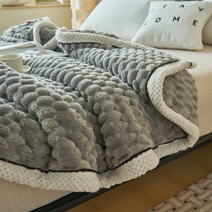 91家纺网 家纺一手货源 找家纺 莱家富 2026新款跨境外贸金龟绒多功能毛毯高克重法莱绒牛奶绒保暖毛毯（支持抽空压缩，卷包） 绅士灰