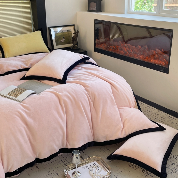 91家纺网 家纺一手货源 找家纺 （总）库里梦家纺  2025新网红爆款简约纯色欧美风10公分包边牛奶绒四件套 包边款