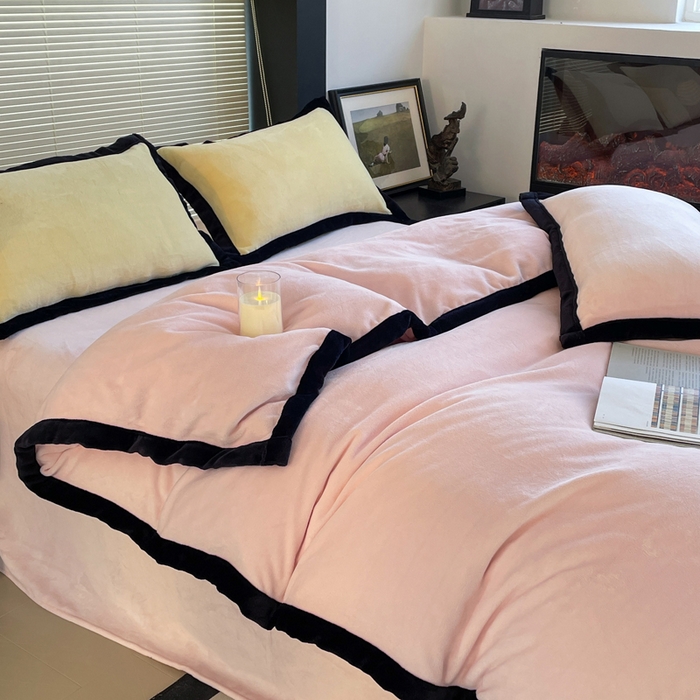 91家纺网 家纺一手货源 找家纺 （总）库里梦家纺  2025新网红爆款简约纯色欧美风10公分包边牛奶绒四件套 包边款