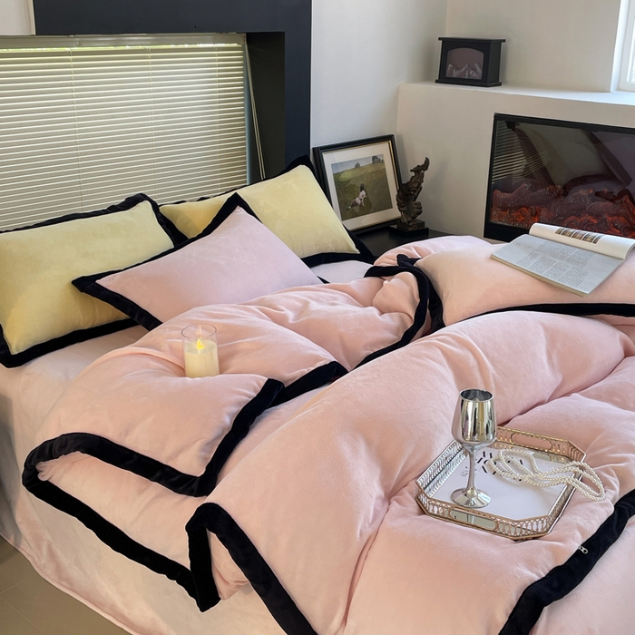 91家纺网 家纺一手货源 找家纺 （总）库里梦家纺  2025新网红爆款简约纯色欧美风10公分包边牛奶绒四件套 包边款