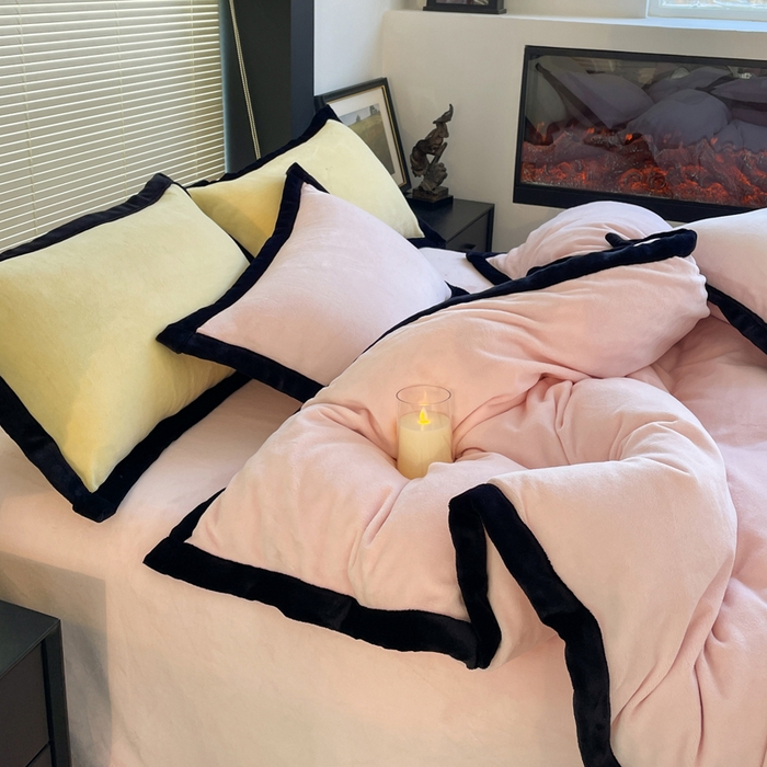 91家纺网 家纺一手货源 找家纺 （总）库里梦家纺  2025新网红爆款简约纯色欧美风10公分包边牛奶绒四件套 包边款