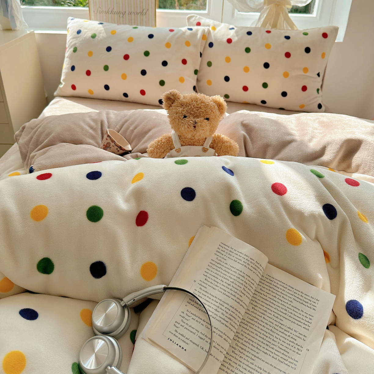 91家纺网 家纺一手货源 找家纺 优选良品 2025新款小清新加厚高克重牛奶绒四件套直播热款电商热款奇异波点