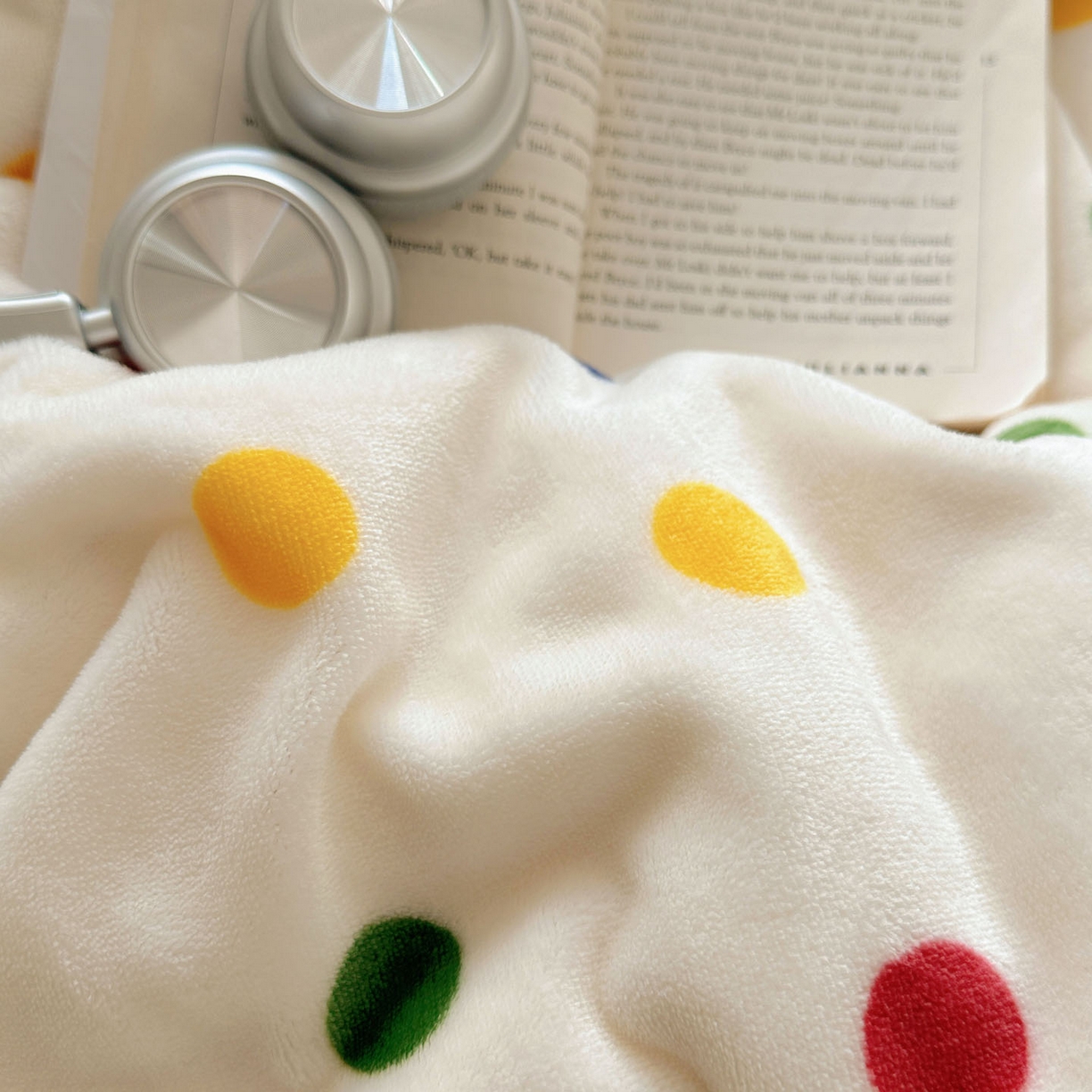 91家纺网 家纺一手货源 找家纺 优选良品 2025新款小清新加厚高克重牛奶绒四件套直播热款电商热款奇异波点