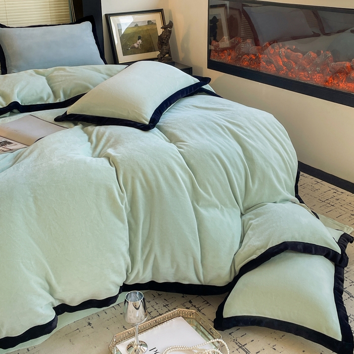 91家纺网 家纺一手货源 找家纺 库里梦家纺  2025新网红爆款简约纯色欧美风10公分包边牛奶绒四件套 包边款 薄荷绿