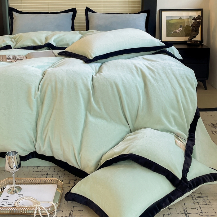 91家纺网 家纺一手货源 找家纺 库里梦家纺  2025新网红爆款简约纯色欧美风10公分包边牛奶绒四件套 包边款 薄荷绿