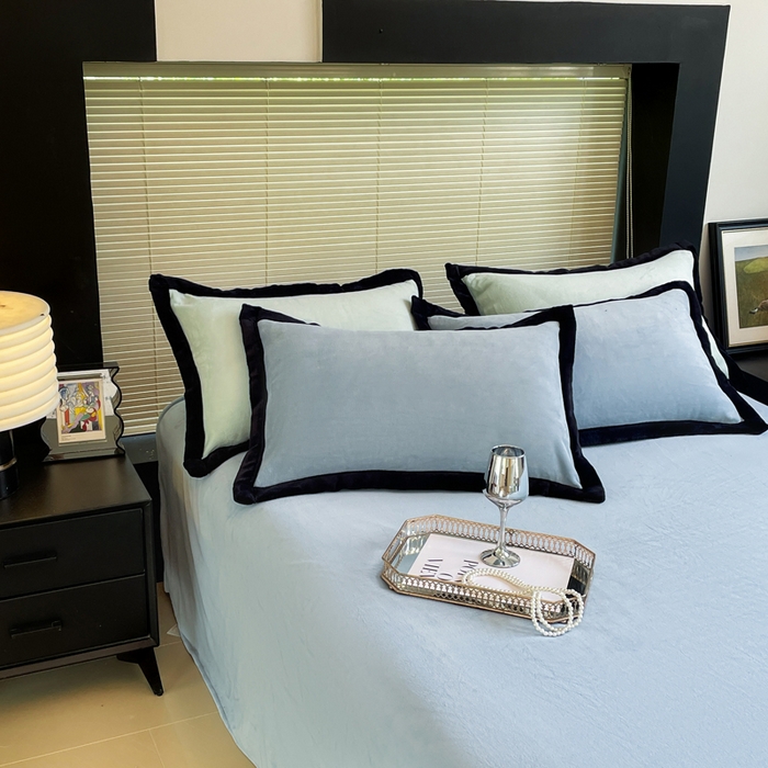 91家纺网 家纺一手货源 找家纺 库里梦家纺  2025新网红爆款简约纯色欧美风10公分包边牛奶绒四件套 包边款 海洋蓝