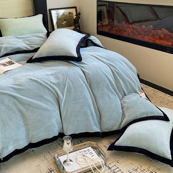 91家纺网 家纺一手货源 找家纺 库里梦家纺  2025新网红爆款简约纯色欧美风10公分包边牛奶绒四件套 包边款 海洋蓝