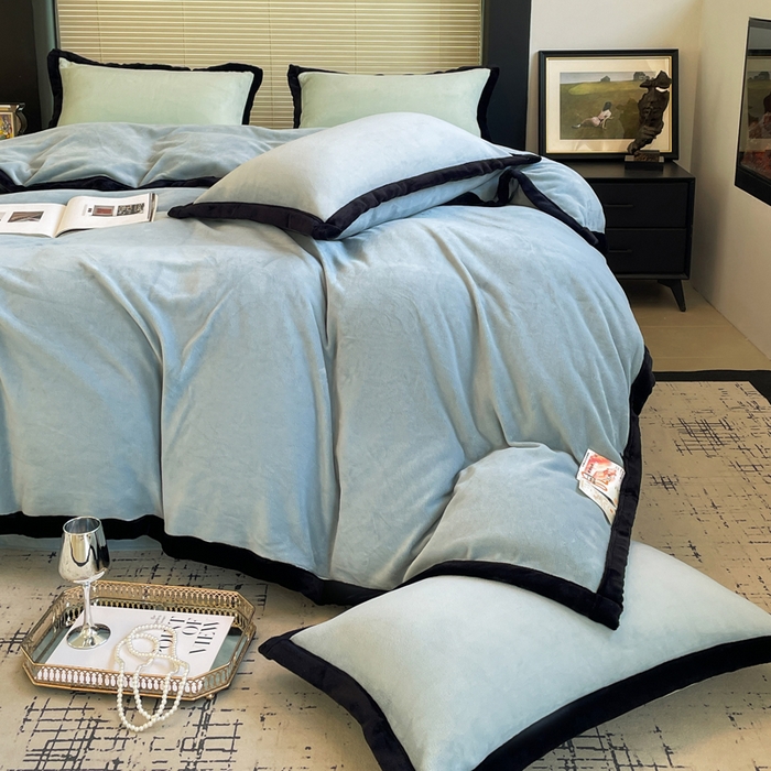 91家纺网 家纺一手货源 找家纺 库里梦家纺  2025新网红爆款简约纯色欧美风10公分包边牛奶绒四件套 包边款 海洋蓝
