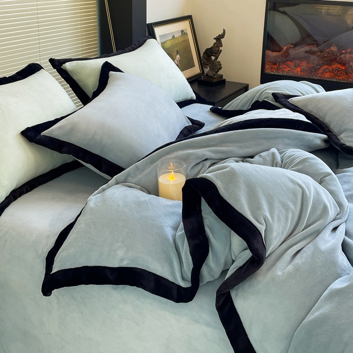 91家纺网 家纺一手货源 找家纺 库里梦家纺  2025新网红爆款简约纯色欧美风10公分包边牛奶绒四件套 包边款 海洋蓝