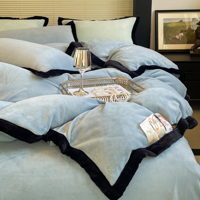 91家纺网 家纺一手货源 找家纺 库里梦家纺  2025新网红爆款简约纯色欧美风10公分包边牛奶绒四件套 包边款 海洋蓝