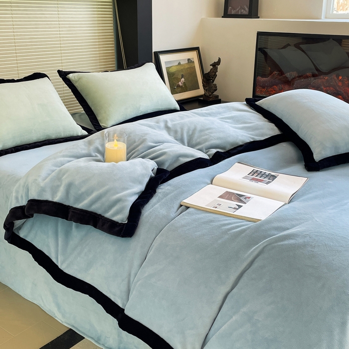 91家纺网 家纺一手货源 找家纺 库里梦家纺  2025新网红爆款简约纯色欧美风10公分包边牛奶绒四件套 包边款 海洋蓝