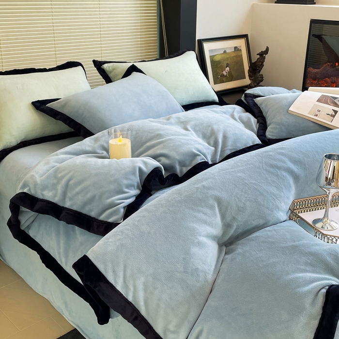91家纺网 家纺一手货源 找家纺 库里梦家纺  2025新网红爆款简约纯色欧美风10公分包边牛奶绒四件套 包边款 海洋蓝