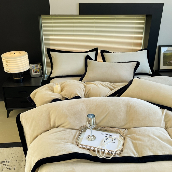 91家纺网 家纺一手货源 找家纺 库里梦家纺  2025新网红爆款简约纯色欧美风10公分包边牛奶绒四件套 包边款 卡其