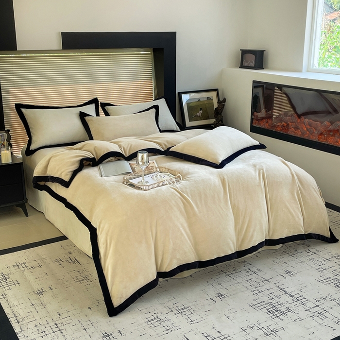 91家纺网 家纺一手货源 找家纺 库里梦家纺  2025新网红爆款简约纯色欧美风10公分包边牛奶绒四件套 包边款 卡其