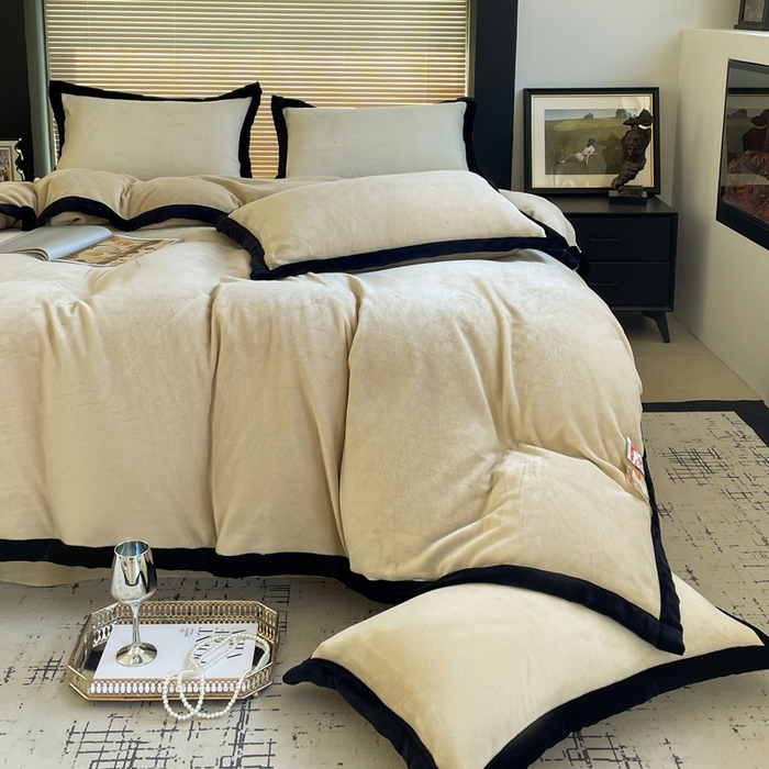 91家纺网 家纺一手货源 找家纺 库里梦家纺  2025新网红爆款简约纯色欧美风10公分包边牛奶绒四件套 包边款 卡其