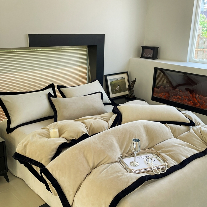 91家纺网 家纺一手货源 找家纺 库里梦家纺  2025新网红爆款简约纯色欧美风10公分包边牛奶绒四件套 包边款 卡其