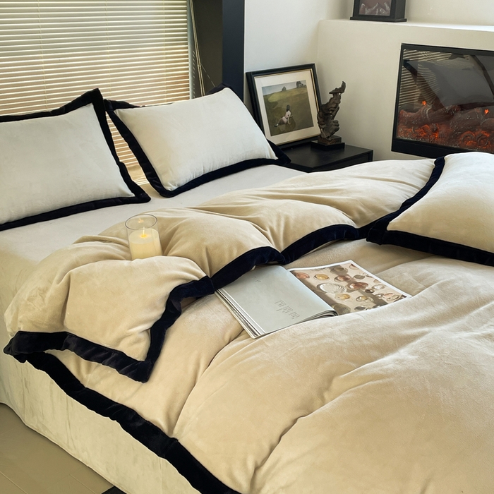 91家纺网 家纺一手货源 找家纺 库里梦家纺  2025新网红爆款简约纯色欧美风10公分包边牛奶绒四件套 包边款 卡其