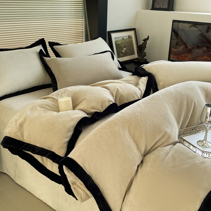 91家纺网 家纺一手货源 找家纺 库里梦家纺  2025新网红爆款简约纯色欧美风10公分包边牛奶绒四件套 包边款 卡其