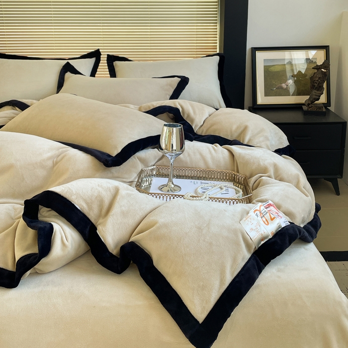 91家纺网 家纺一手货源 找家纺 库里梦家纺  2025新网红爆款简约纯色欧美风10公分包边牛奶绒四件套 包边款 卡其