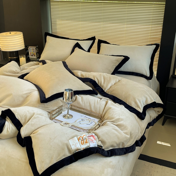 91家纺网 家纺一手货源 找家纺 库里梦家纺  2025新网红爆款简约纯色欧美风10公分包边牛奶绒四件套 包边款 卡其