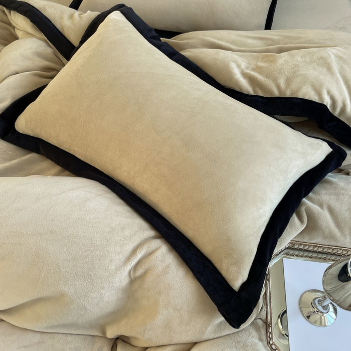 91家纺网 家纺一手货源 找家纺 库里梦家纺  2025新网红爆款简约纯色欧美风10公分包边牛奶绒四件套 包边款 卡其