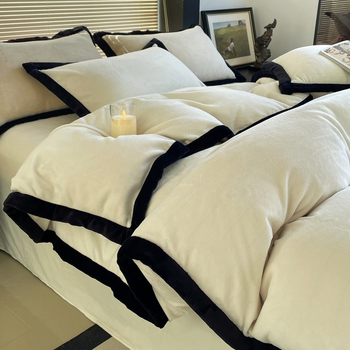 91家纺网 家纺一手货源 找家纺 库里梦家纺  2025新网红爆款简约纯色欧美风10公分包边牛奶绒四件套 包边款 米白