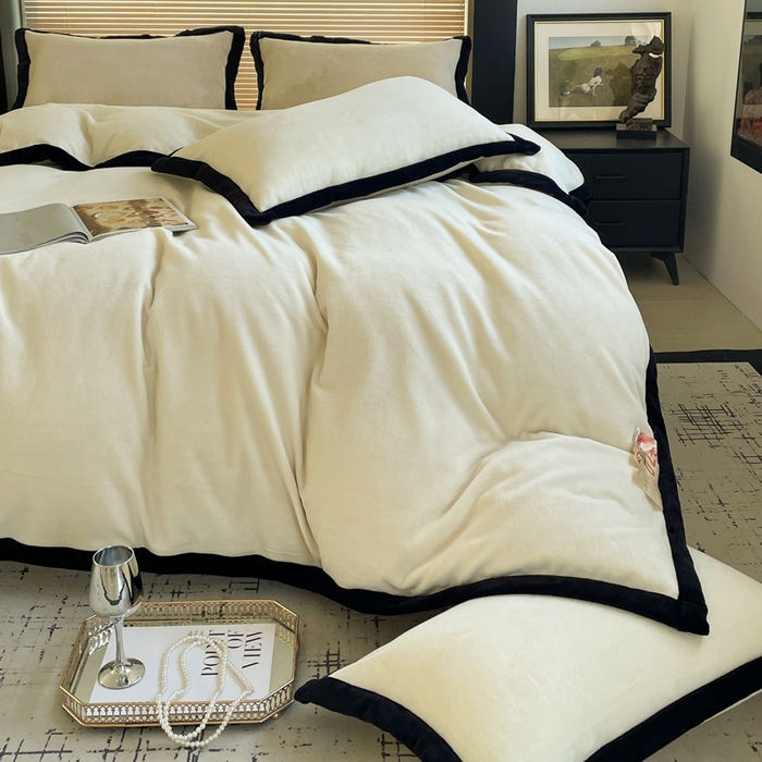 91家纺网 家纺一手货源 找家纺 库里梦家纺  2025新网红爆款简约纯色欧美风10公分包边牛奶绒四件套 包边款 米白