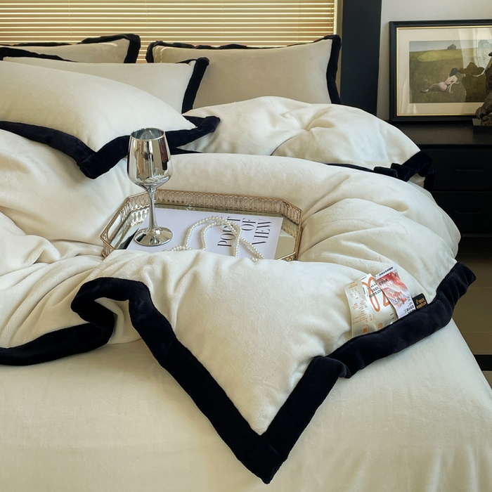 91家纺网 家纺一手货源 找家纺 库里梦家纺  2025新网红爆款简约纯色欧美风10公分包边牛奶绒四件套 包边款 米白