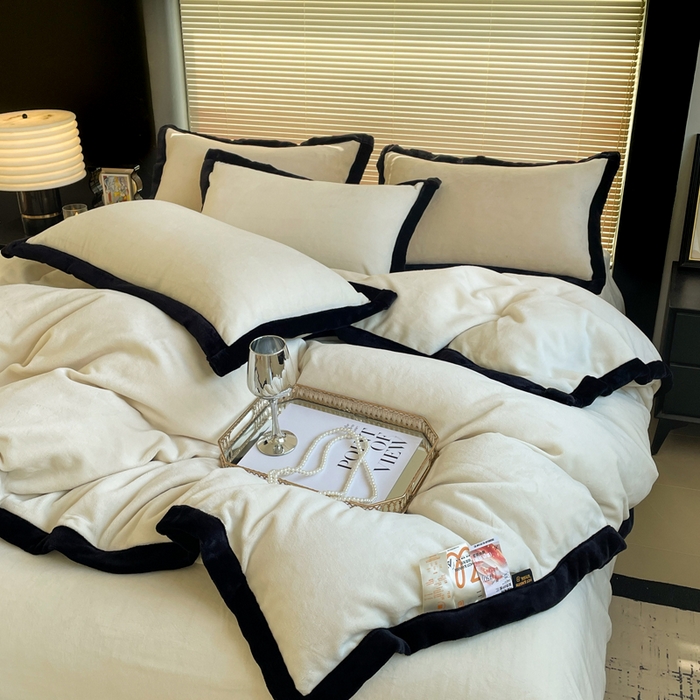 91家纺网 家纺一手货源 找家纺 库里梦家纺  2025新网红爆款简约纯色欧美风10公分包边牛奶绒四件套 包边款 米白