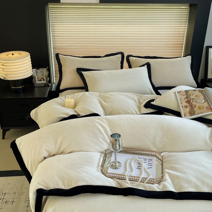 91家纺网 家纺一手货源 找家纺 库里梦家纺  2025新网红爆款简约纯色欧美风10公分包边牛奶绒四件套 包边款 米白