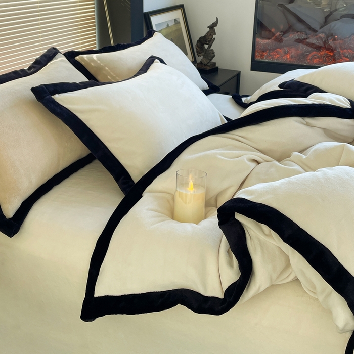 91家纺网 家纺一手货源 找家纺 库里梦家纺  2025新网红爆款简约纯色欧美风10公分包边牛奶绒四件套 包边款 米白