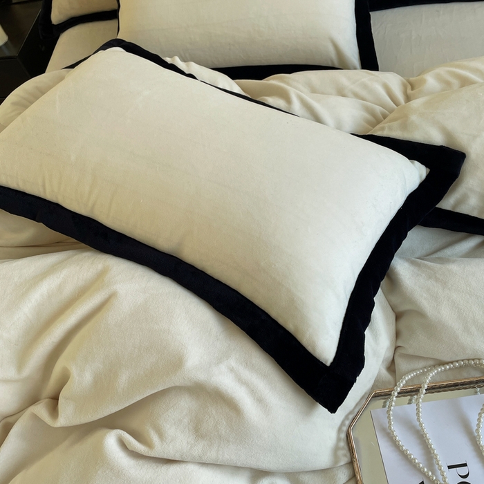 91家纺网 家纺一手货源 找家纺 库里梦家纺  2025新网红爆款简约纯色欧美风10公分包边牛奶绒四件套 包边款 米白