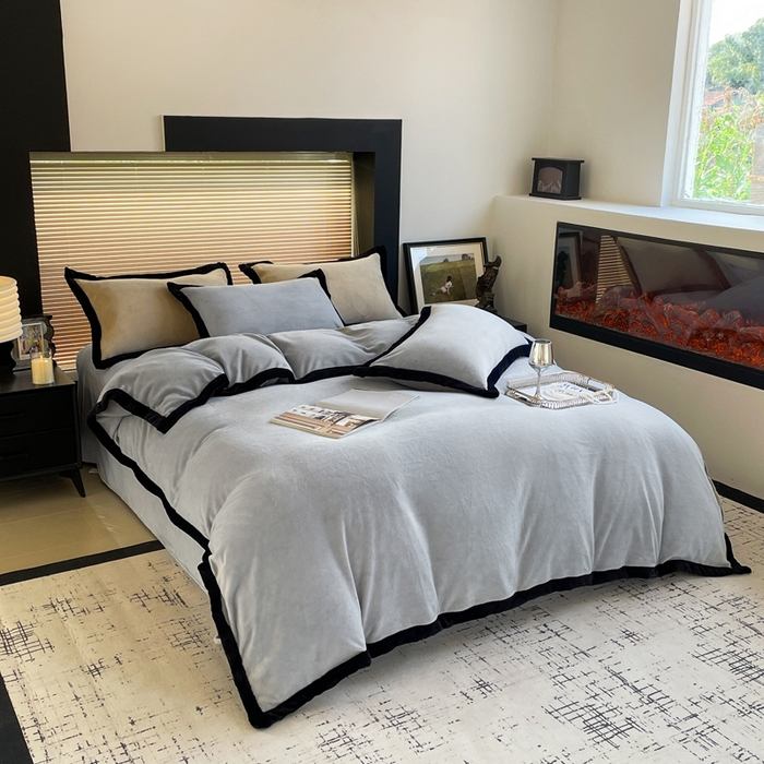 91家纺网 家纺一手货源 找家纺 库里梦家纺  2025新网红爆款简约纯色欧美风10公分包边牛奶绒四件套 包边款 银灰