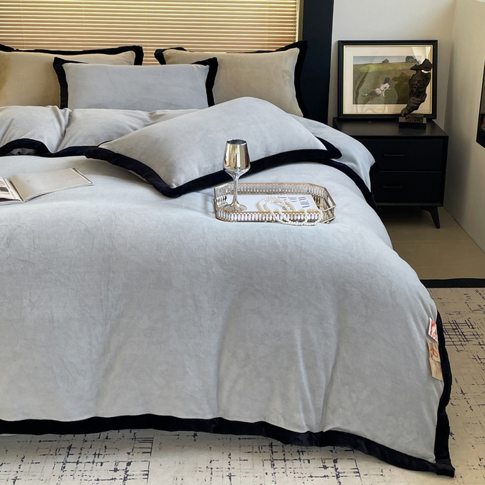 91家纺网 家纺一手货源 找家纺 库里梦家纺  2025新网红爆款简约纯色欧美风10公分包边牛奶绒四件套 包边款 银灰