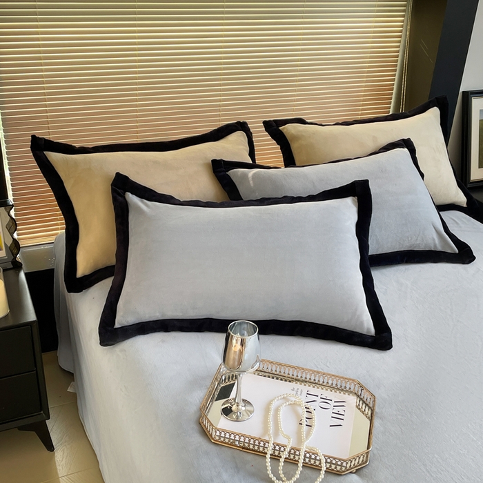 91家纺网 家纺一手货源 找家纺 库里梦家纺  2025新网红爆款简约纯色欧美风10公分包边牛奶绒四件套 包边款 银灰