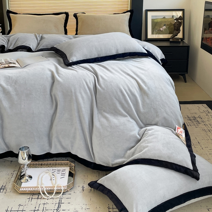 91家纺网 家纺一手货源 找家纺 库里梦家纺  2025新网红爆款简约纯色欧美风10公分包边牛奶绒四件套 包边款 银灰