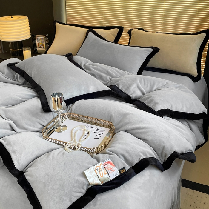 91家纺网 家纺一手货源 找家纺 库里梦家纺  2025新网红爆款简约纯色欧美风10公分包边牛奶绒四件套 包边款 银灰