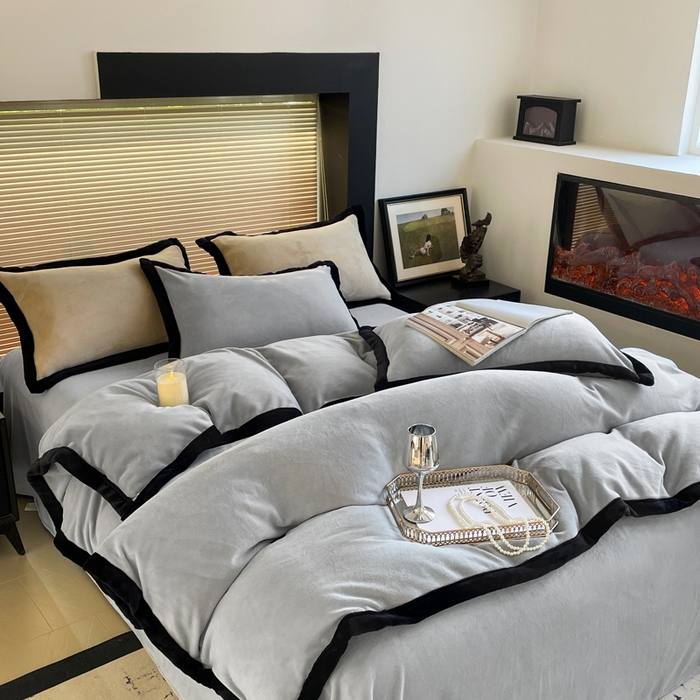 91家纺网 家纺一手货源 找家纺 库里梦家纺  2025新网红爆款简约纯色欧美风10公分包边牛奶绒四件套 包边款 银灰