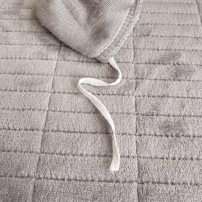 91家纺网 家纺一手货源 找家纺 欧尚 2025新款高克重牛奶绒加厚保暖印花床盖四件套 灰色蝴蝶结