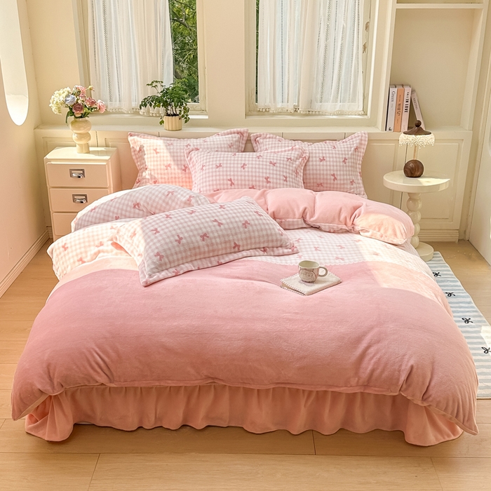 91家纺网 家纺一手货源 找家纺 欧尚 2025新款高克重牛奶绒加厚保暖印花床盖四件套 洁美粉