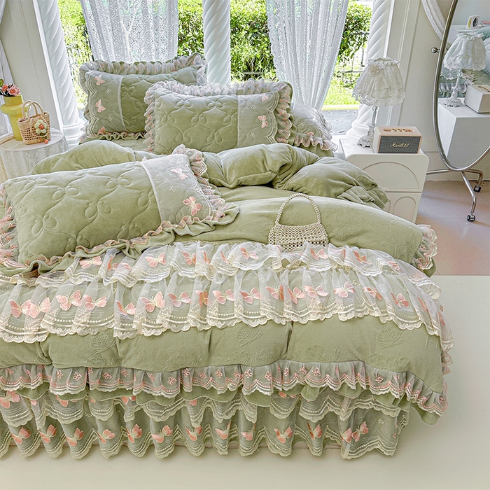 91家纺网 家纺一手货源 找家纺 虹星家纺 2025新款花边牛奶绒床裙三件套系列 蝶恋-抹茶绿