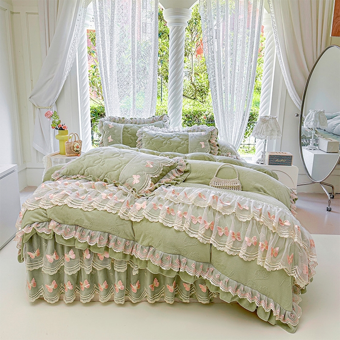 91家纺网 家纺一手货源 找家纺 虹星家纺 2025新款花边牛奶绒床裙三件套系列 蝶恋-抹茶绿