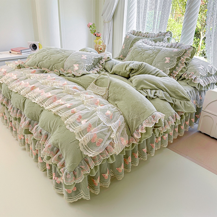 91家纺网 家纺一手货源 找家纺 虹星家纺 2025新款花边牛奶绒床裙三件套系列 蝶恋-抹茶绿