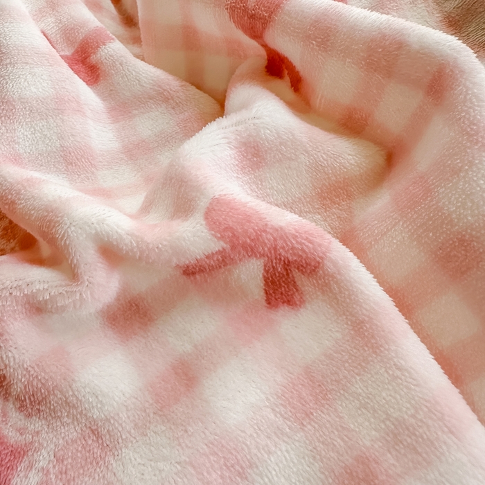 91家纺网 家纺一手货源 找家纺 欧尚 2025新款高克重牛奶绒加厚保暖印花床盖四件套 洁美粉