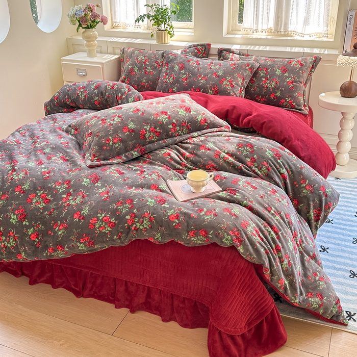 91家纺网 家纺一手货源 找家纺 欧尚 2025新款高克重牛奶绒加厚保暖印花床盖四件套 玫瑰故事