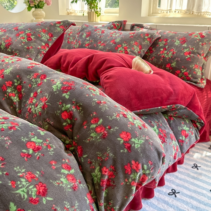 91家纺网 家纺一手货源 找家纺 欧尚 2025新款高克重牛奶绒加厚保暖印花床盖四件套 玫瑰故事