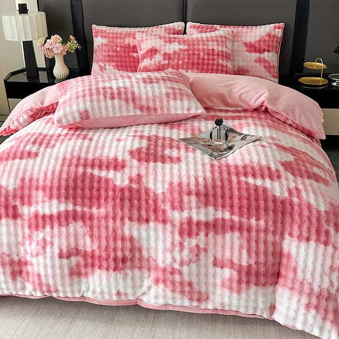 91家纺网 家纺一手货源 找家纺 柏薇 2025新款炫彩仿兔毛绒大泡泡绒印大理石纹高克重绒四件套 炫彩泡泡粉