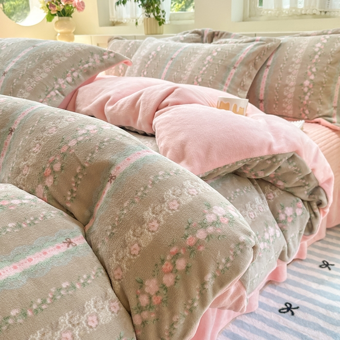 91家纺网 家纺一手货源 找家纺 欧尚 2025新款高克重牛奶绒加厚保暖印花床盖四件套 摩卡